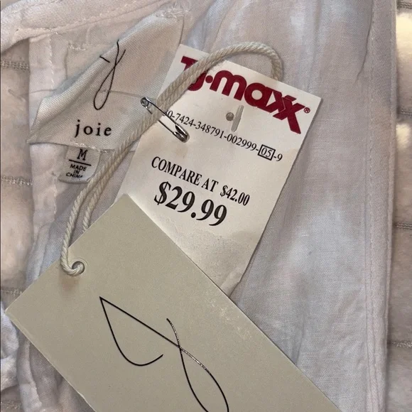 Fun White Sleeveless Dress - Picture 4 of 4